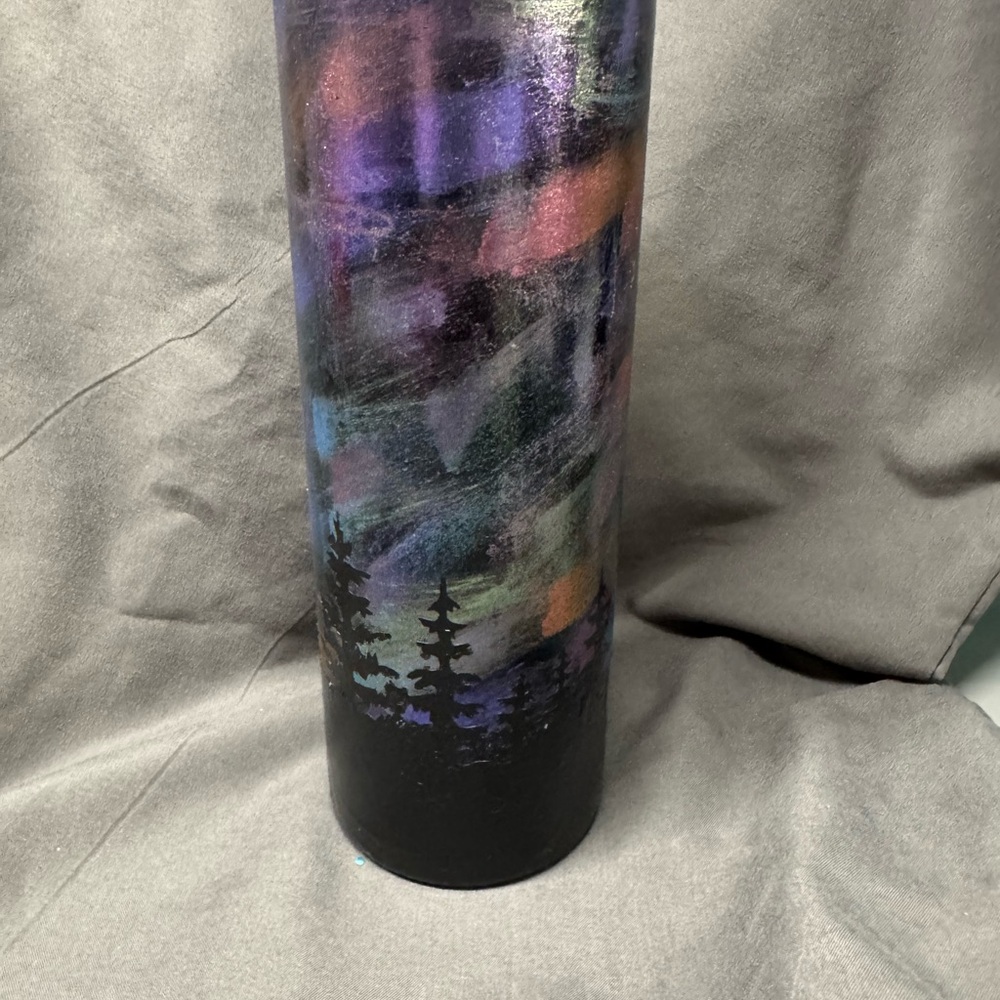 Northern light skyline tumbler